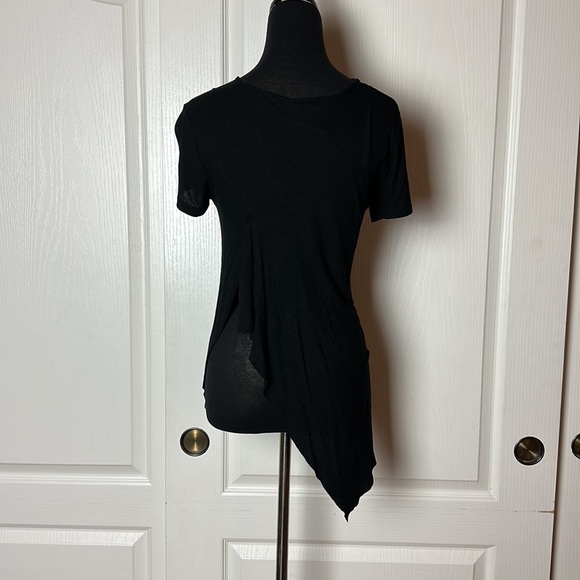 CHEAP MONDAY ASYMMETRICAL BLACK RIBBED SHORT SLEEVE OPEN SLIT BACK BASIC TEE - Picture 3 of 4